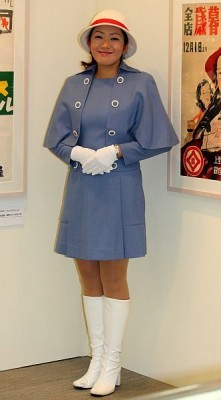 デパガの 歴代制服 がズラリ 銀座最古の百貨店 松坂屋が展示 ニコニコニュース