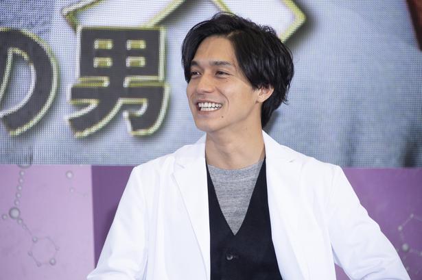 錦戸亮 トレース 科捜研の男 強気な姿勢 似ている 新聞記事 70 Offアウトレット