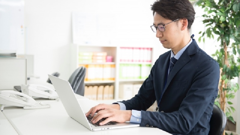 肩こり解消 パソコン作業の時のイチオシ姿勢とは ニコニコニュース