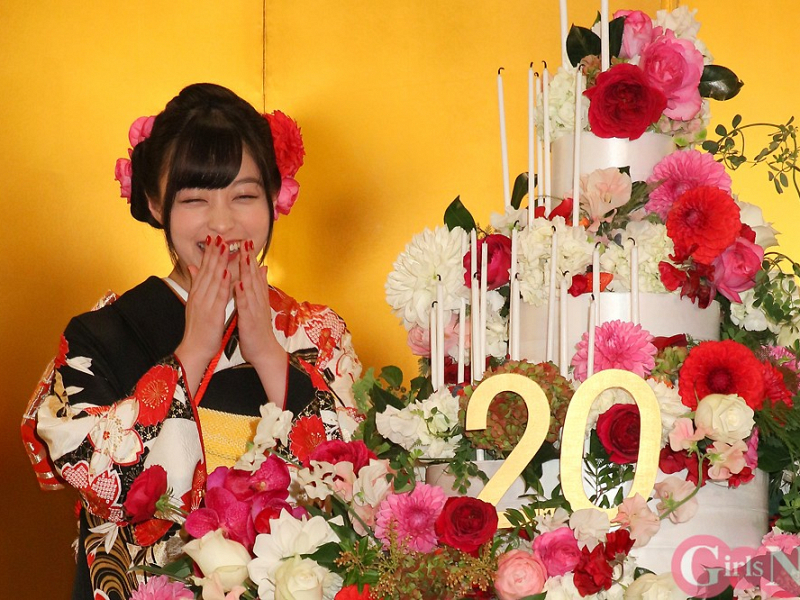 橋本環奈 お誕生日会は ここで 豪華祝賀会で振袖姿を披露 ニコニコニュース