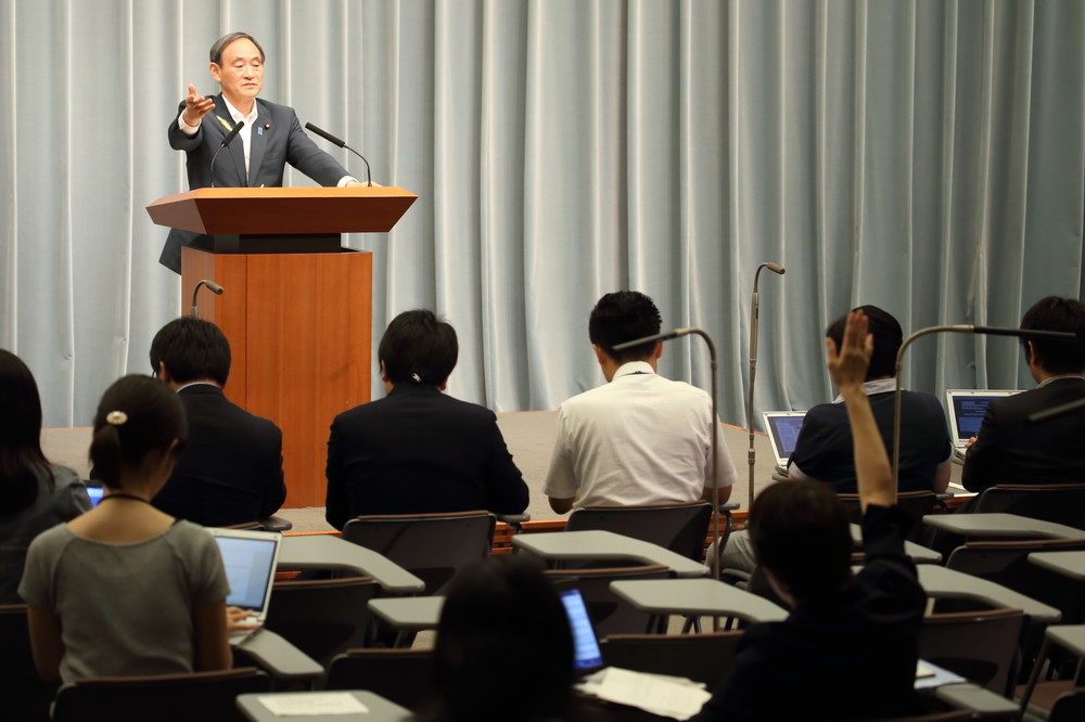 望月衣塑子記者の質問に 菅長官が語気強めた瞬間 会見場で何が起きていたのか ニコニコニュース