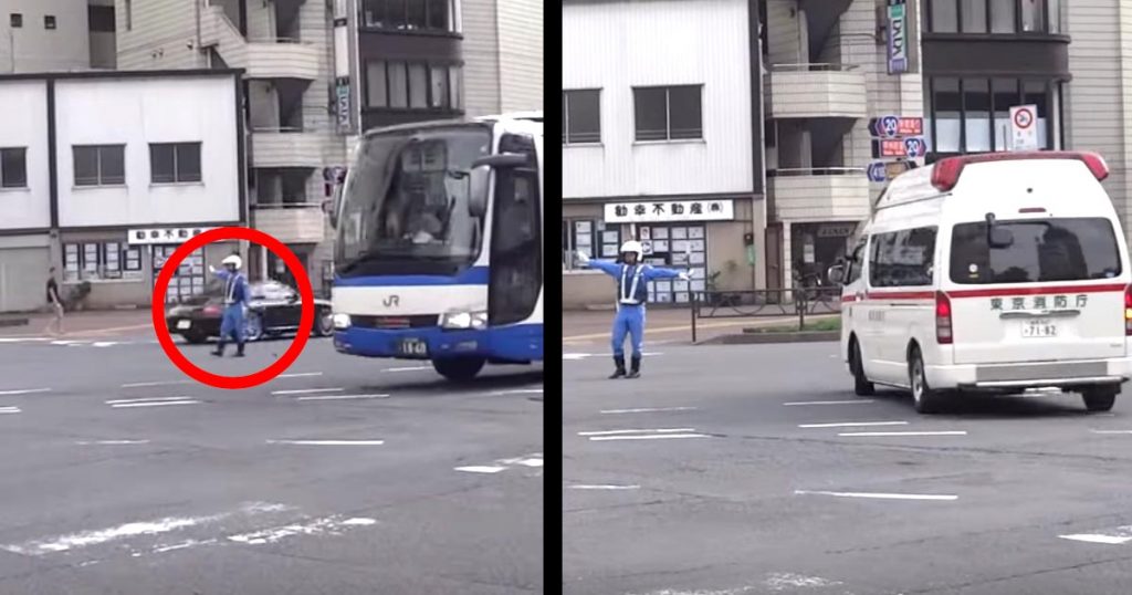 かっこいい 見事な連携 救急車を見た白バイ隊員が 一瞬で激しい大通りの車を止める様子がかっこいい ニコニコニュース