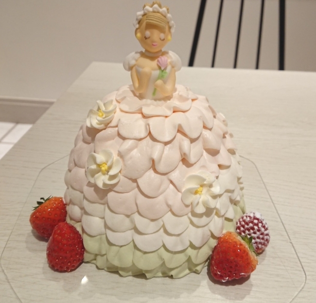 西武池袋本店 ひなつまりにプリンセスのケーキや雅な色使いの和菓子を展開 ニコニコニュース