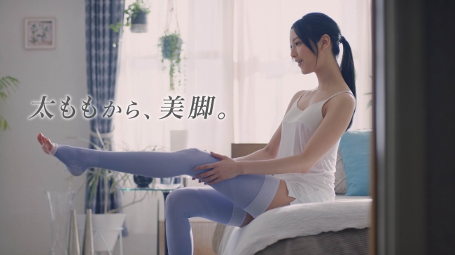 気になる むっちり太もも に この春 菜々緒さんがオススメの美脚アイテムとは 寝ながらメディキュット ニコニコニュース