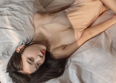 韓国で最もセクシーなol が美ボディを見せつけ話題に Snsで寝そべり写真公開 ニコニコニュース