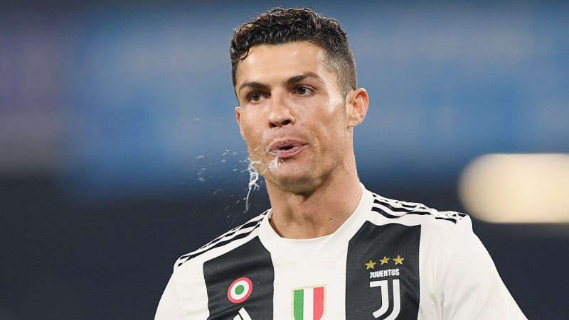 ロナウド 試合中にユヴェントス監督に叫ぶ 何があったのか ニコニコニュース