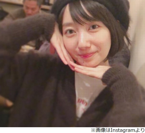 波瑠 精一杯のかわいいポーズ に 古い ニコニコニュース