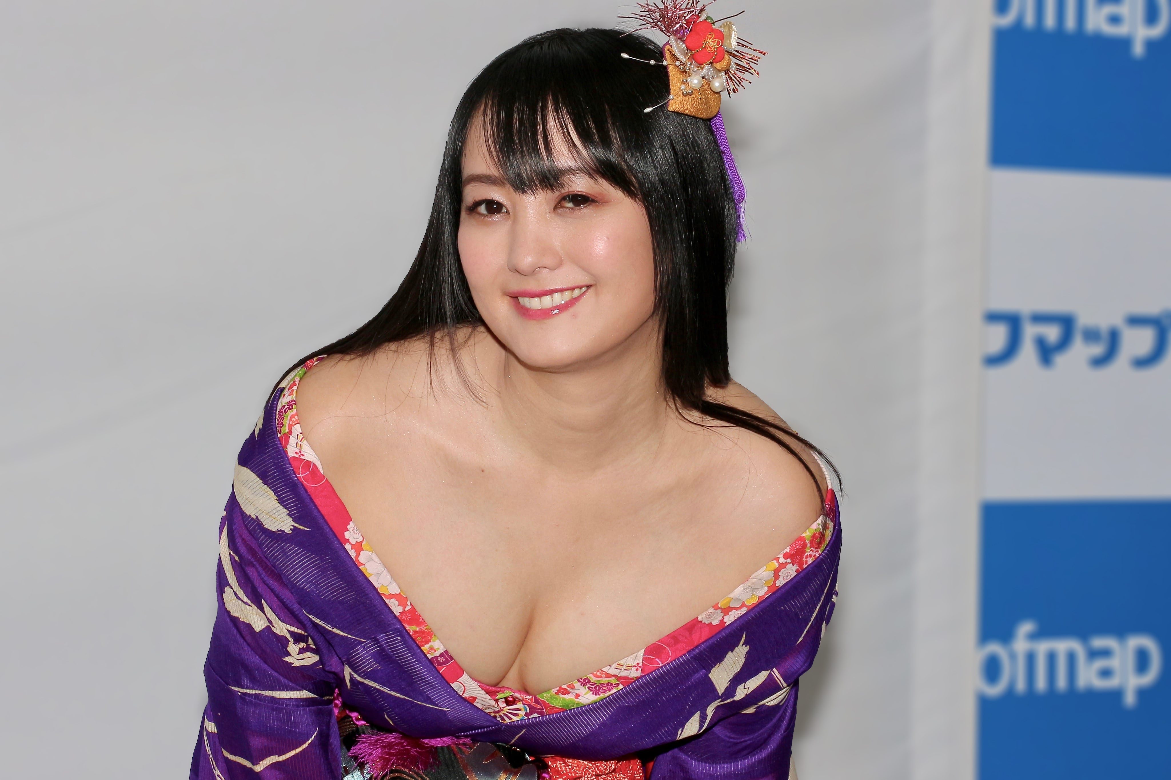 元日テレアナ 脊山麻理子のポロリ寸前動画がやばい まさかノーブラ と大興奮 ニコニコニュース