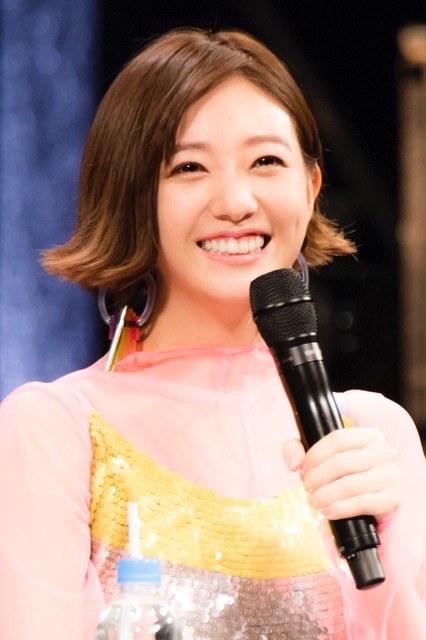 元aaa 伊藤千晃 初のミニライブでファンに涙ながらに感謝 ニコニコニュース