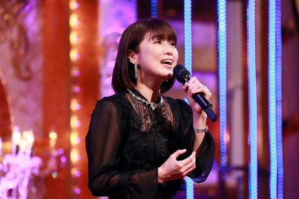 絶対女王 新妻聖子 初戦の相手は世界が驚いた 奇跡の歌声 の持ち主 ニコニコニュース