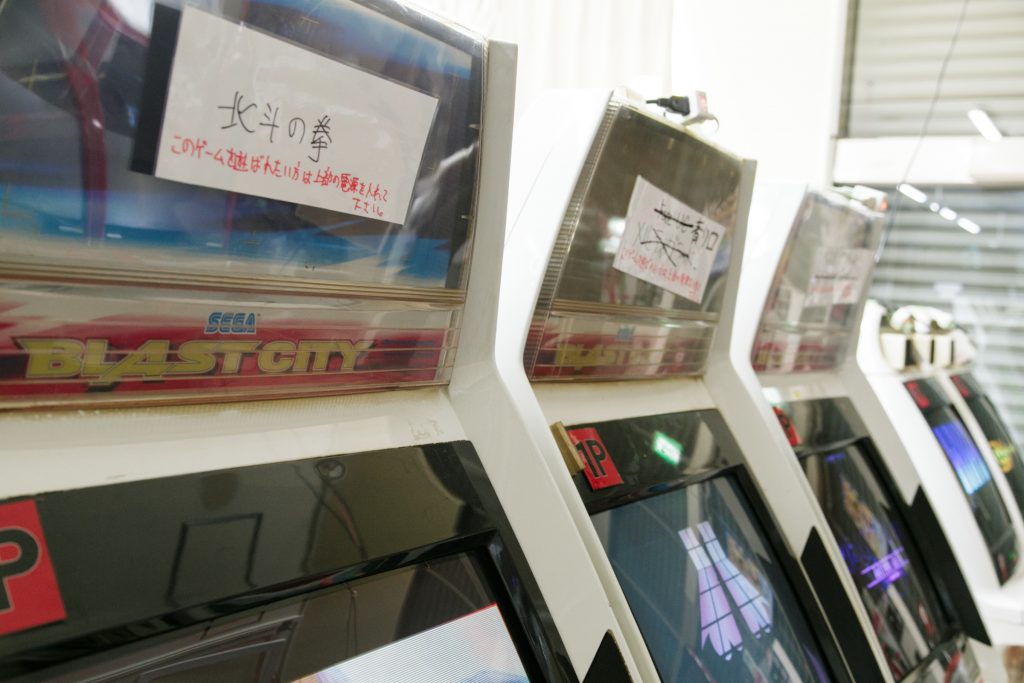 行き場がなくなった常連プレイヤーの受け皿を作りたい 信念と縁を支えに ワンオペゲーセンを開店させた男に聞く 今ゲーム ニコニコニュース