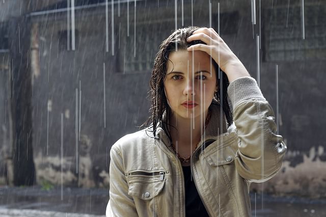 雨で髪が傷むのは本当なのか ニコニコニュース