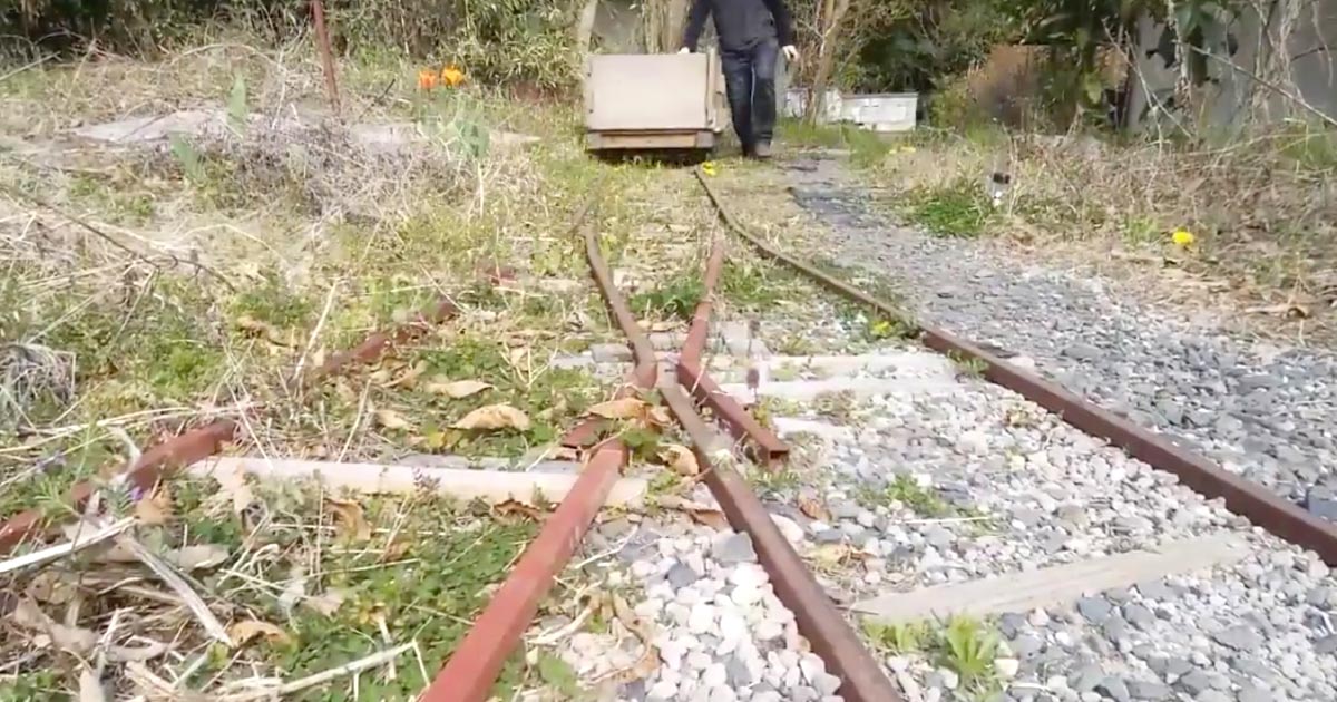 どちらかを救えばどちらかが助からない トロッコ問題 全員が助かる天才的解決法が話題に ニコニコニュース