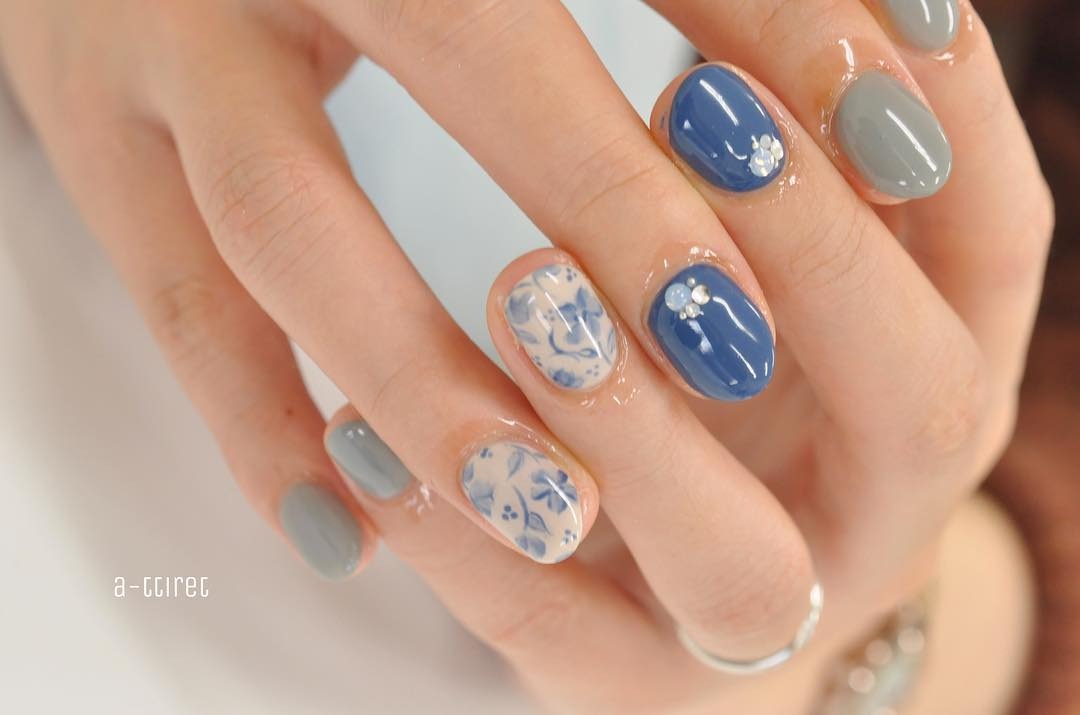 ネイルの青デザインは表情豊か 季節別のおすすめをピックアップ ニコニコニュース