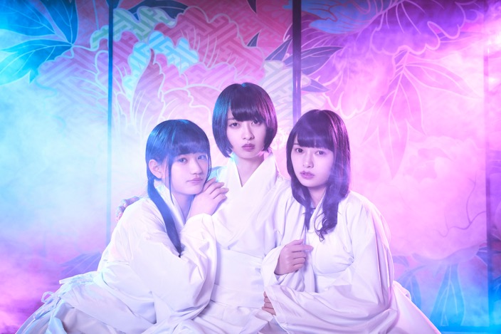 00年に1人の美女 滝口ひかりを擁するアイドルグループ ゑんら 新曲 つぼみ Mv公開 ニコニコニュース