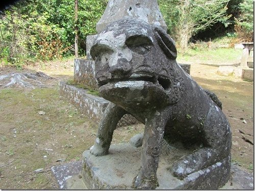 なんだかシュールな ブサカワ狛犬 に注目 なぜこんな顔に 神社に聞いてみると ニコニコニュース