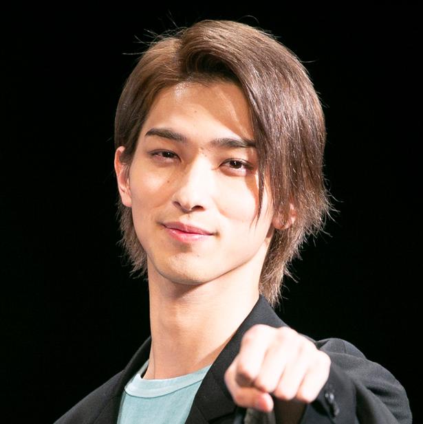 腹筋バキバキ 横浜流星のボディーに笑福亭鶴瓶も驚き ニコニコニュース