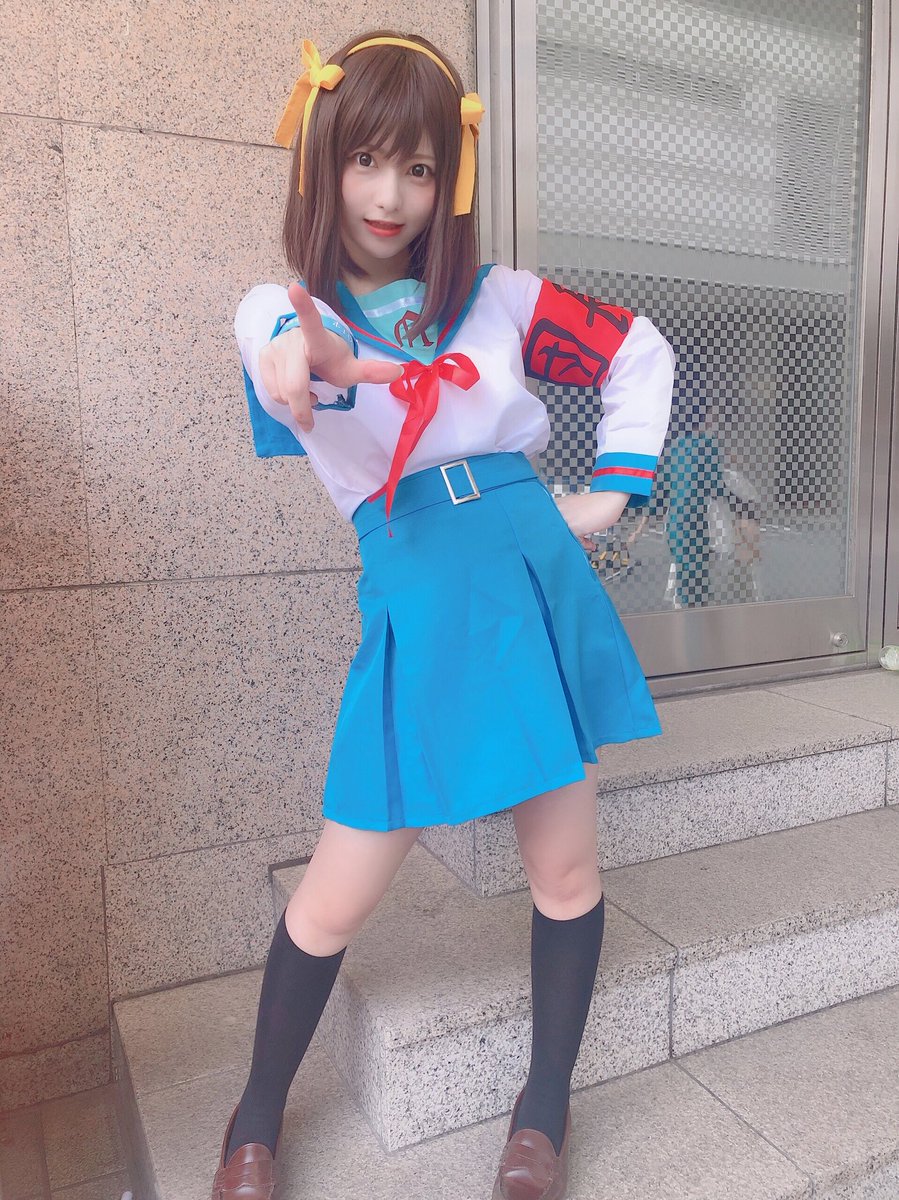 えらい美人がそこにいた 話題の美女コスプレイヤー うらまるの 涼宮ハルヒコスプレ が最高にキュート ニコニコニュース