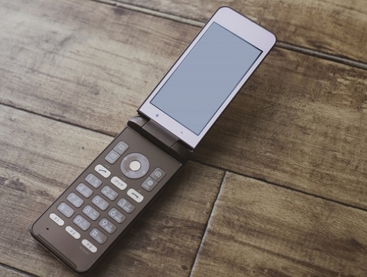 ガラケー時代あるある 携帯ショップの紙袋を持って歩くのがステータス ストラップじゃらじゃら ニコニコニュース