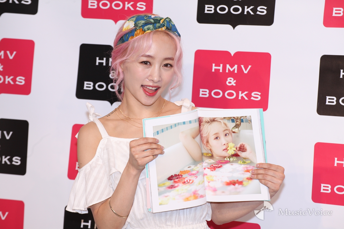 ニコル 初写真集 Kara元メンバーは 可愛いねって言ってくれると思う ニコニコニュース