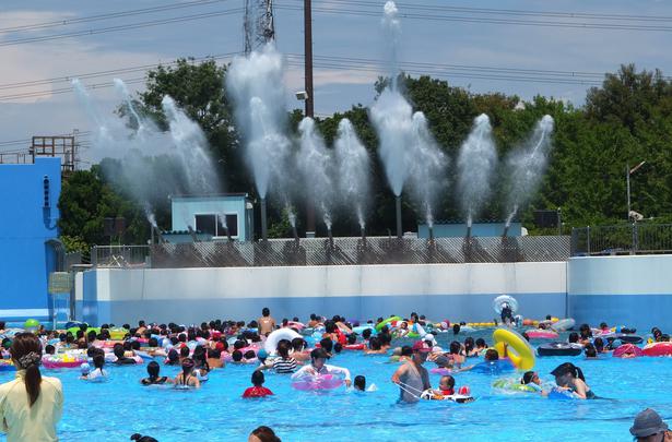 音楽に合わせてキャノン砲から水が勢い良く弾け飛ぶ 埼玉県東武動物公園でスプラッシュイベント開催 ニコニコニュース