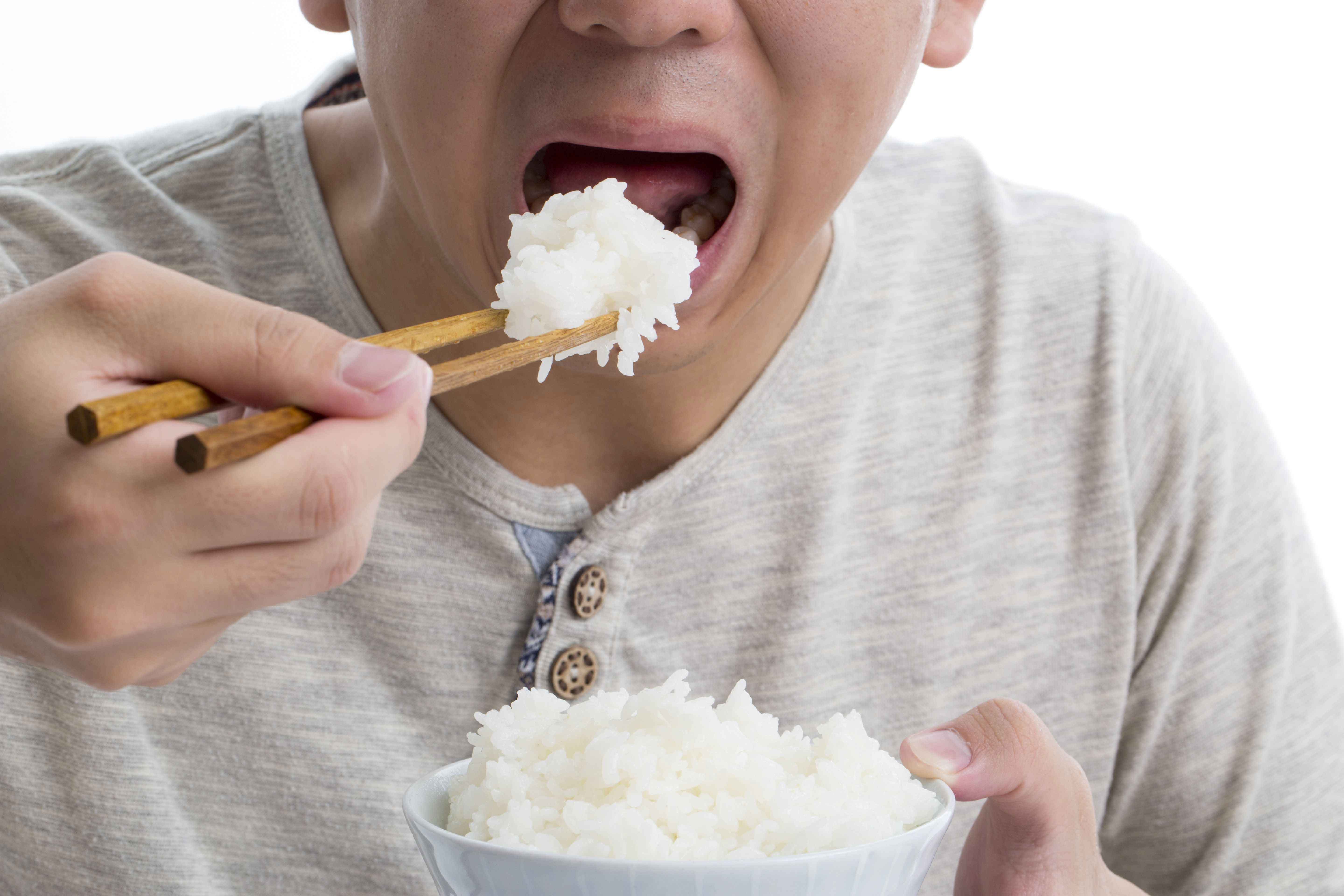 大食いは若い女性に多く 彼女のほうがたくさん食べる との男性も ニコニコニュース