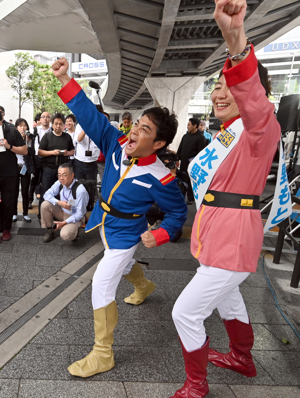 アムロコスプレの玉木代表 ガンダムファンにお詫び ギレンザビ演説をすべきだったと反省してます ニコニコニュース