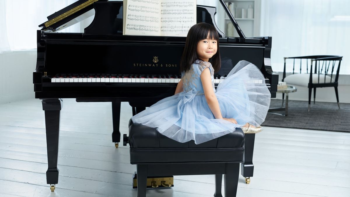 スタインウェイとギンザのサヱグサ ピアノと子供服の素敵なコラボレーションが実現 ニコニコニュース