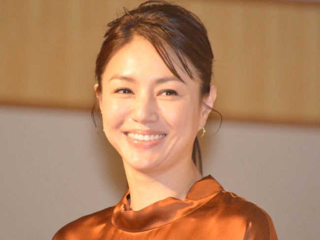 井川遥 新たな撮影に 髪を切って臨みました 新ヘアスタイルに反響 ニコニコニュース