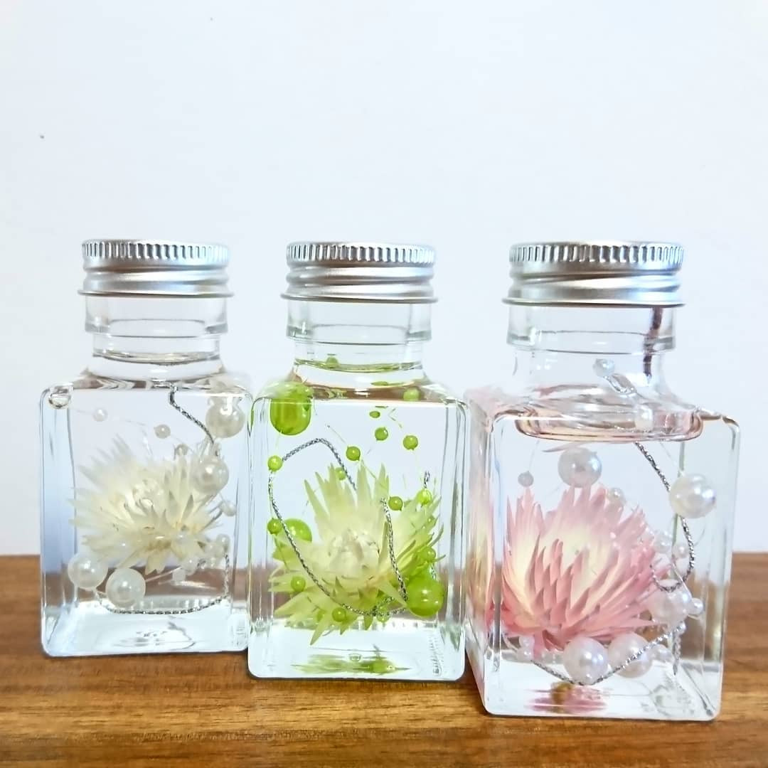 ハーバリウムは魅力がいっぱい 手作り方法や使い方は 正しい捨て方も解説 ニコニコニュース