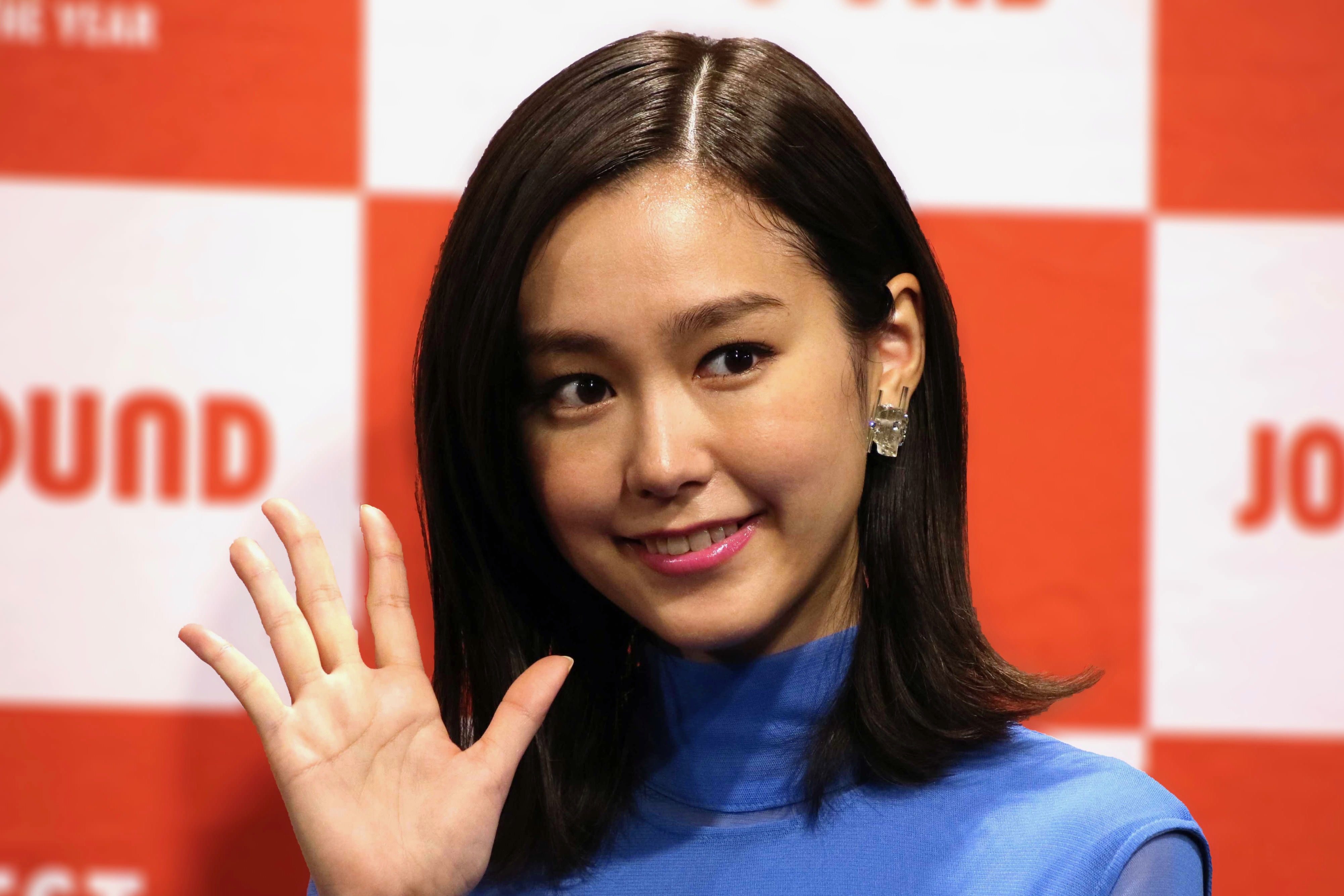 桐谷美玲 究極のコーデに挑戦 つい目がいっちゃう と興奮も ニコニコニュース