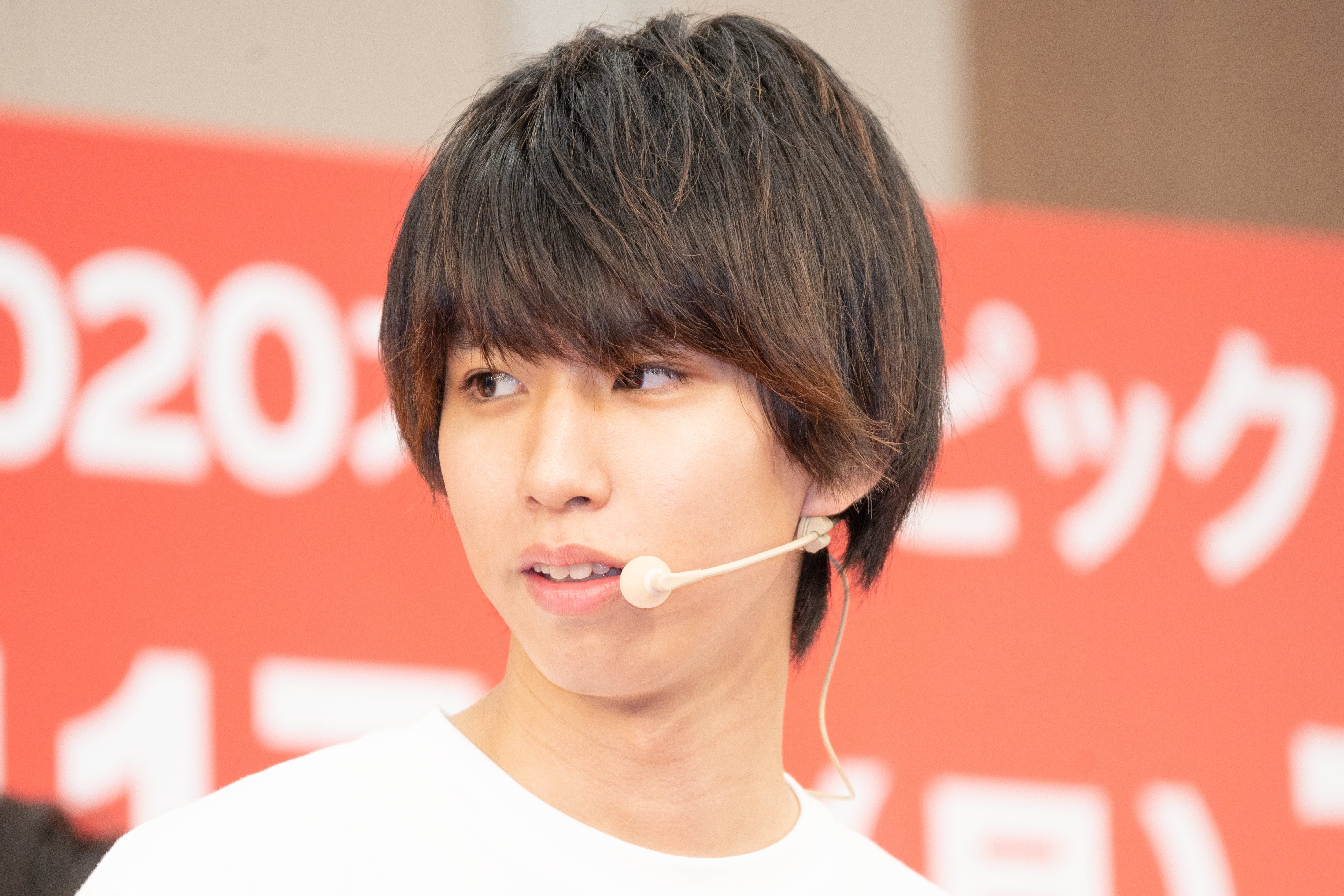 はじめしゃちょー 幼少期の写真公開 顔小っちゃ すでに男前 ニコニコニュース