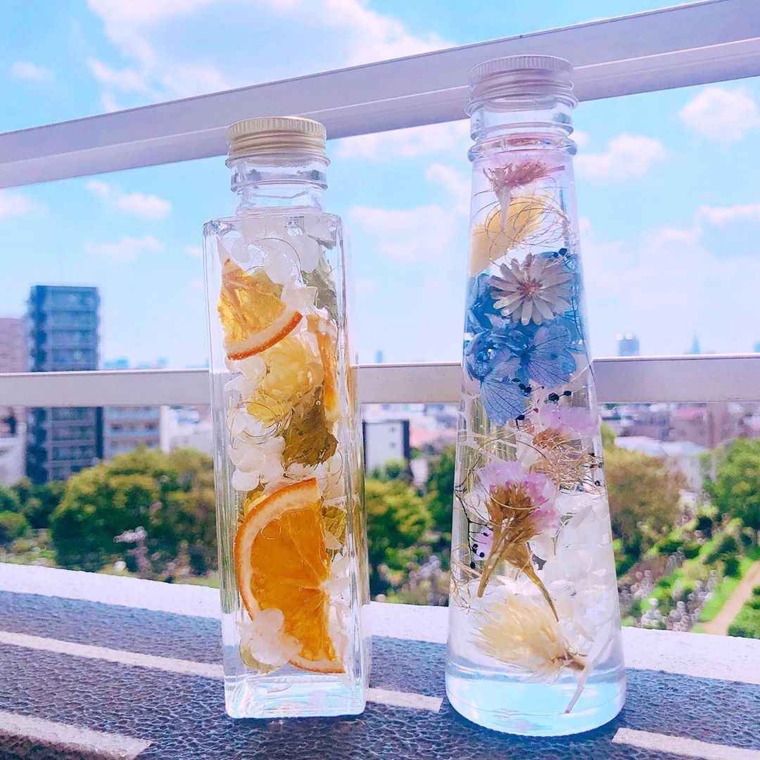 ハーバリウムとは？100均のオイルやボトルでも簡単に作れます♡ ニコニコニュース