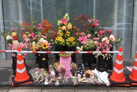 7月11日 元セブンオーナーは遺体で見つかった 店の跡地には献花台 ニコニコニュース