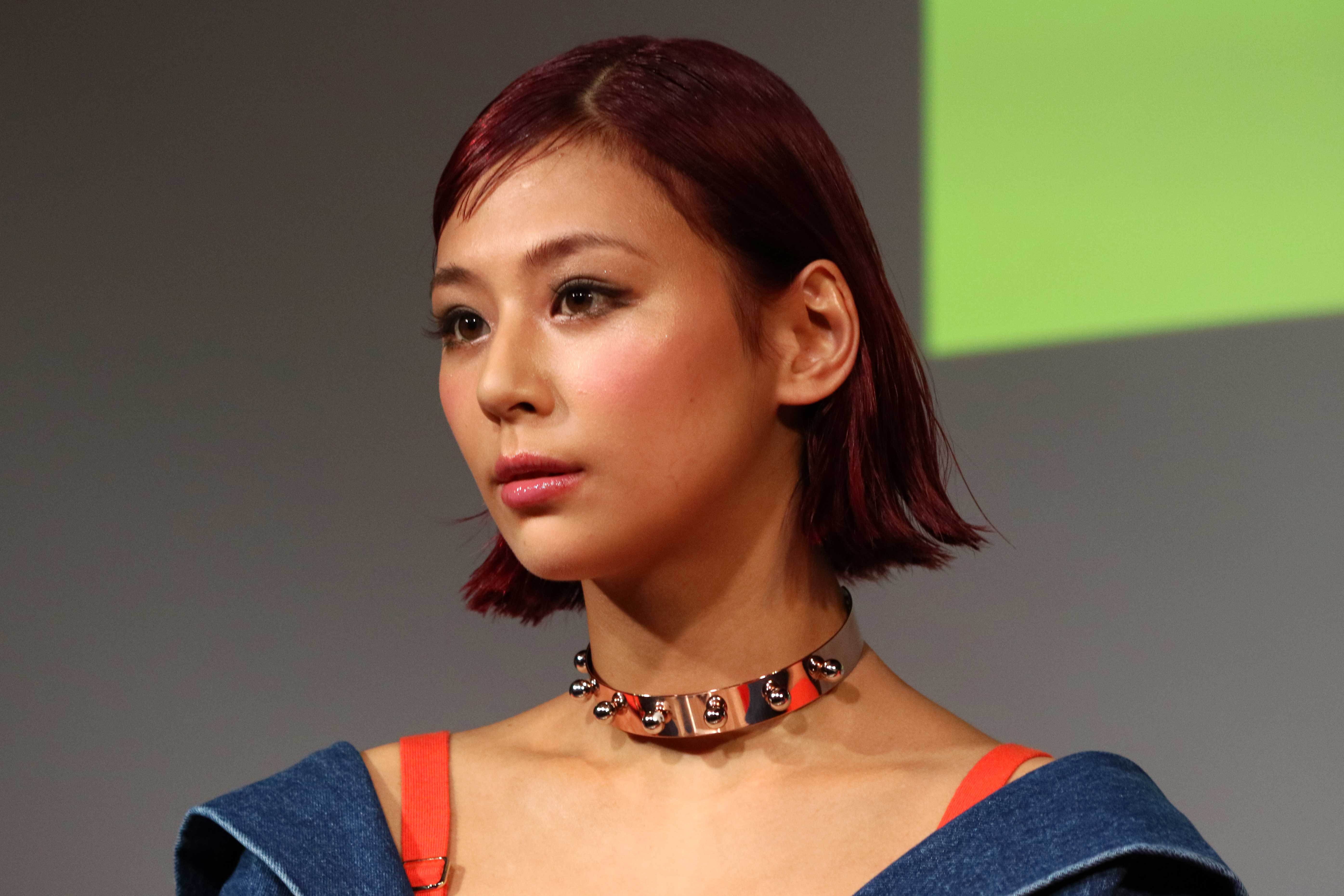 西内まりやに 脚が長すぎ 顔ちっさ 圧巻スタイルに称賛相次ぐ ニコニコニュース