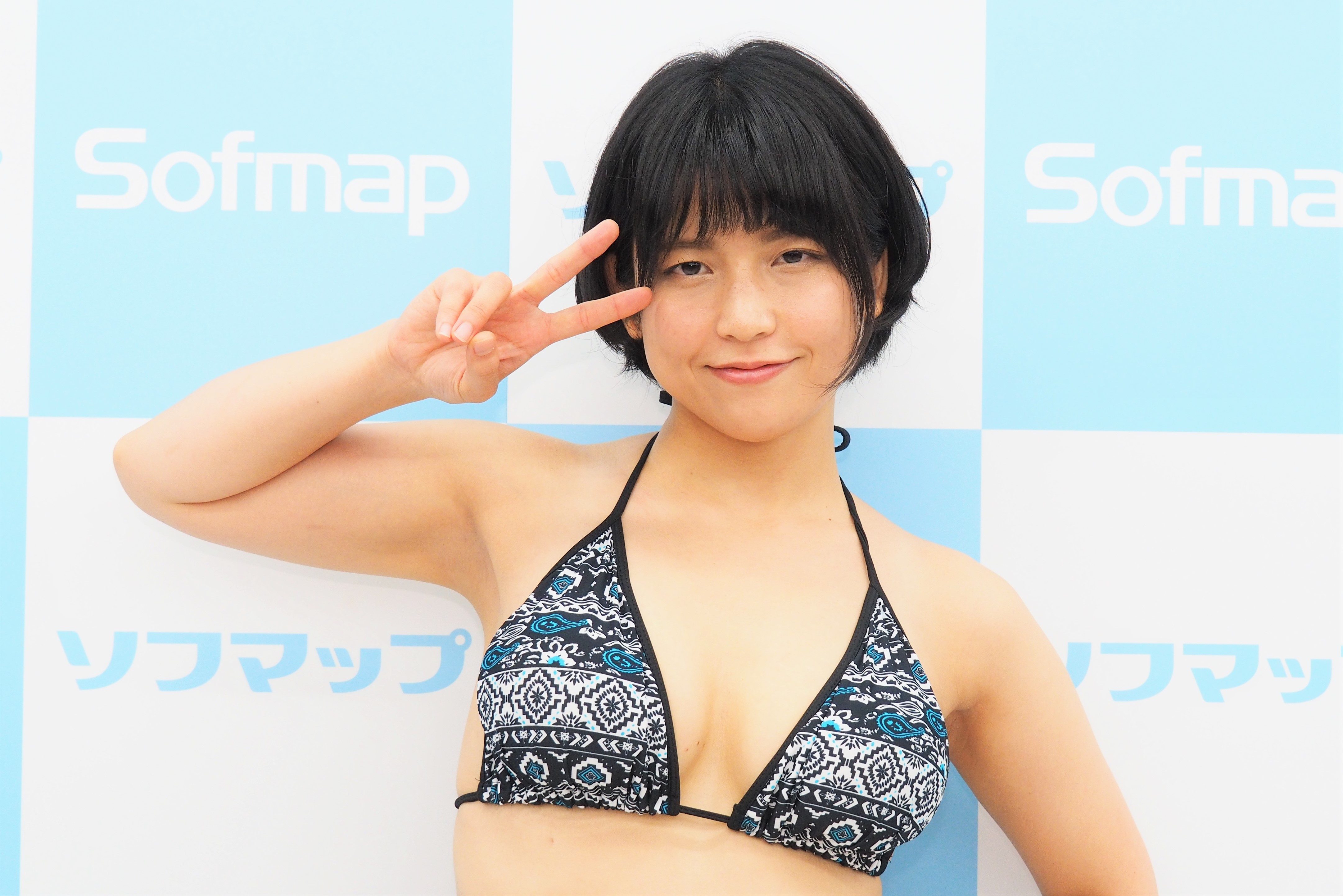 ピュア系新人グラドル加賀美あみ 飛び込みシーンで 普通に水着が取れて ニコニコニュース