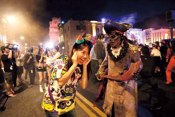 ゾンビ モンスターが大量発生中 Usj絶叫ホラーの 最恐 ポイントを調査してきた ニコニコニュース