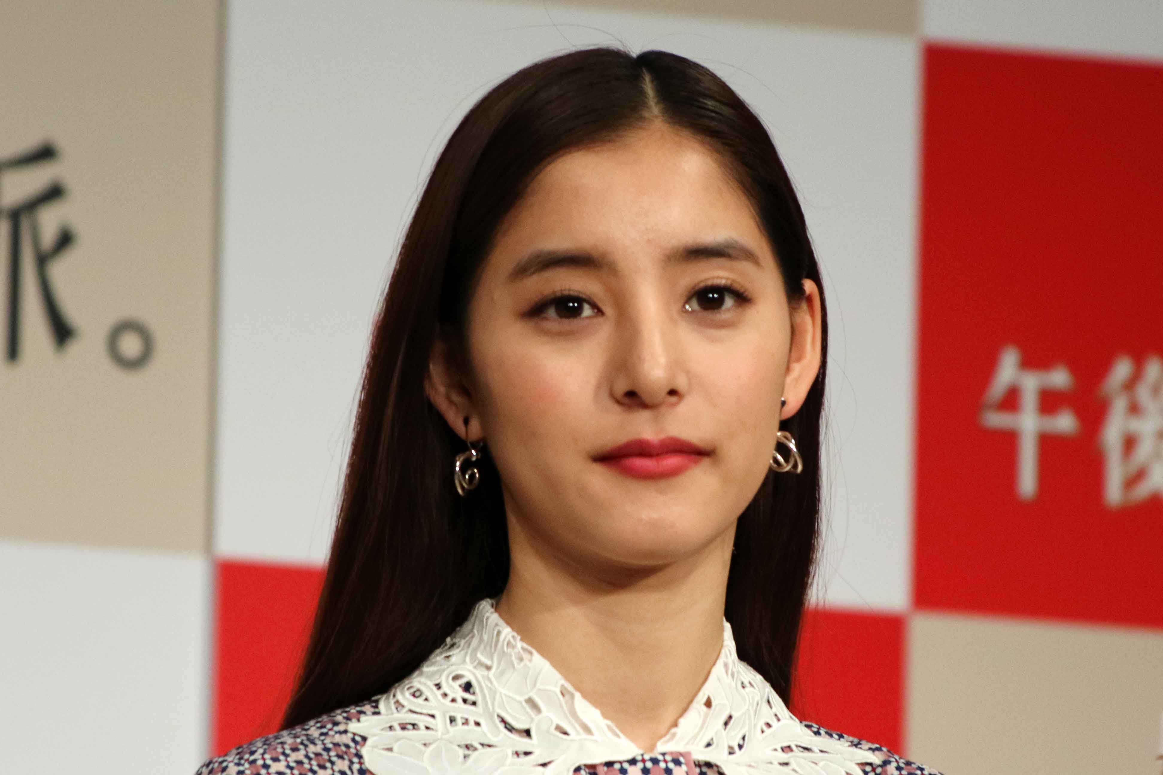 新木優子 ミニスカチアリーダー姿を披露 美脚にファン悶絶 足ほっそ ニコニコニュース