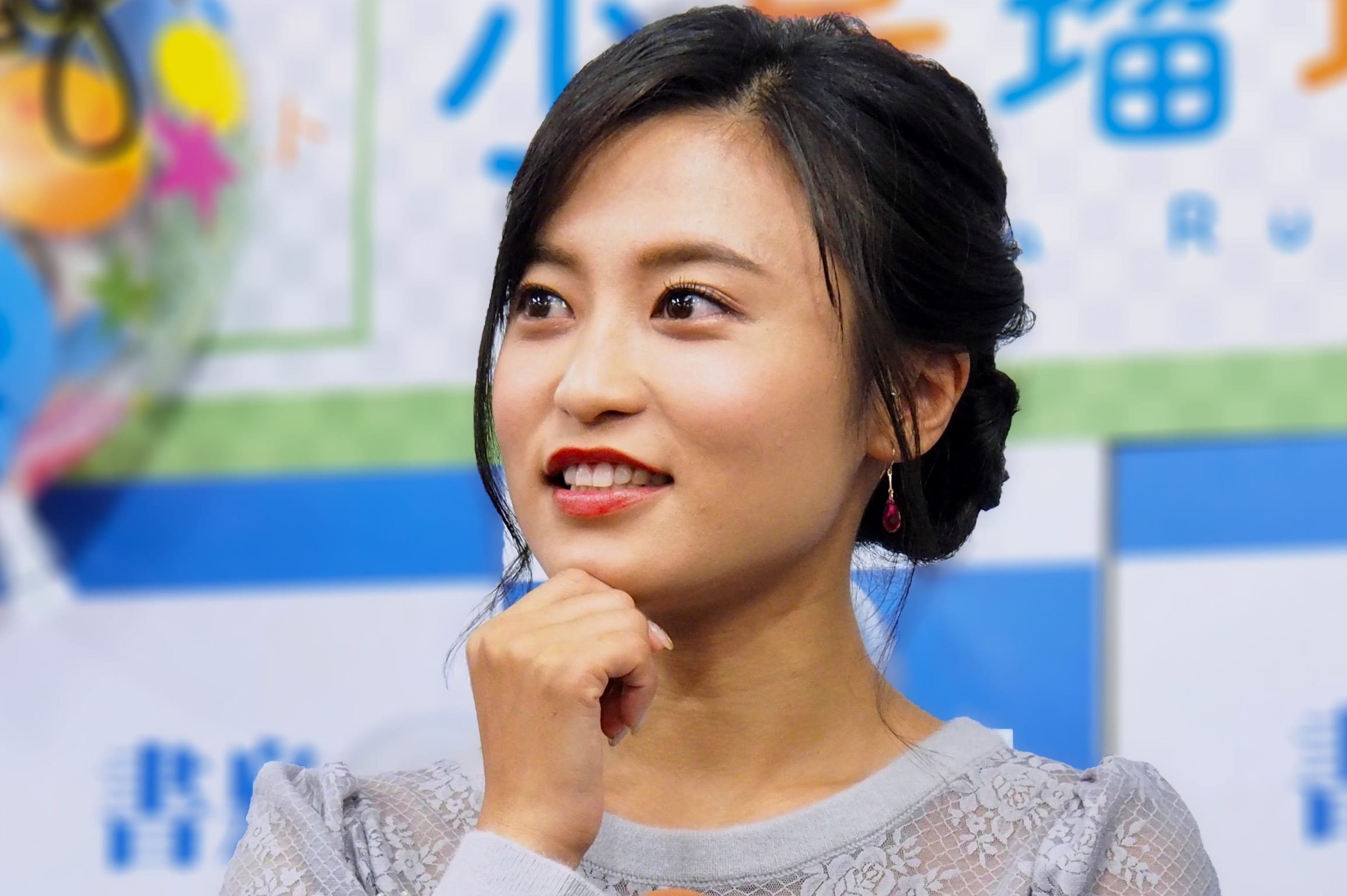 小島瑠璃子がヘアスタイルで魅せる インスタ動画をcmと勘違いしてしまいそう ニコニコニュース