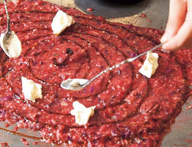 関西ではめずらしい 目の前で焼いてくれる梅田のもんじゃ焼き専門店 兎我野おこげもんじゃ 田中 ニコニコニュース