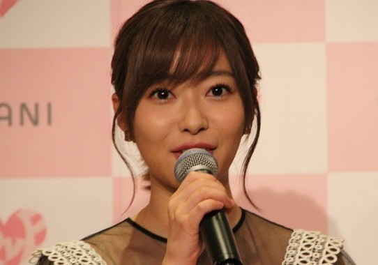指原莉乃 海外製カラコン初着用でモヤモヤ 怖い 違和感が ニコニコニュース