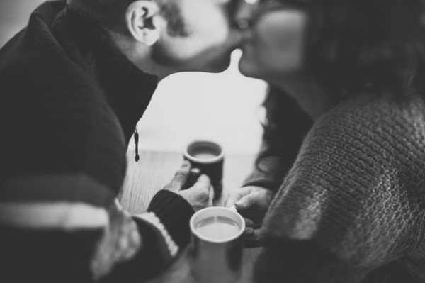 意外と知らない キスの効果 7つ ニコニコニュース