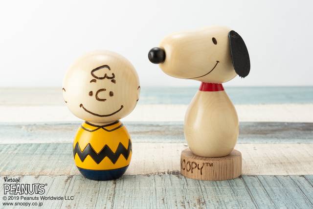 スヌーピー チャーリー ブラウンが こけし に 木のぬくもりを感じる伝統工芸品 ニコニコニュース