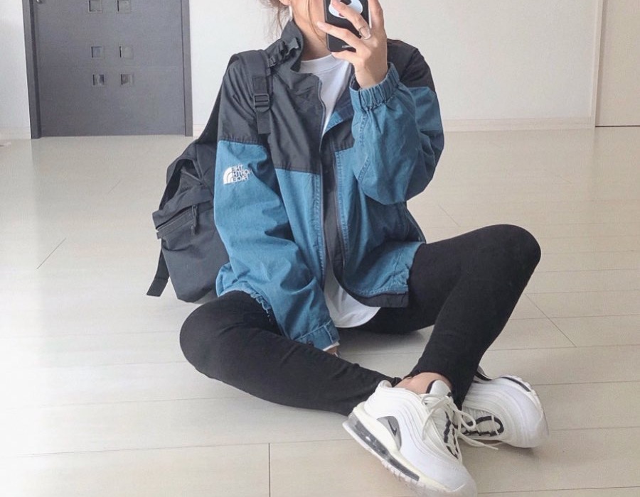 ナイキの白スニーカーがおしゃれ 種類とコーデをピックアップ ニコニコニュース