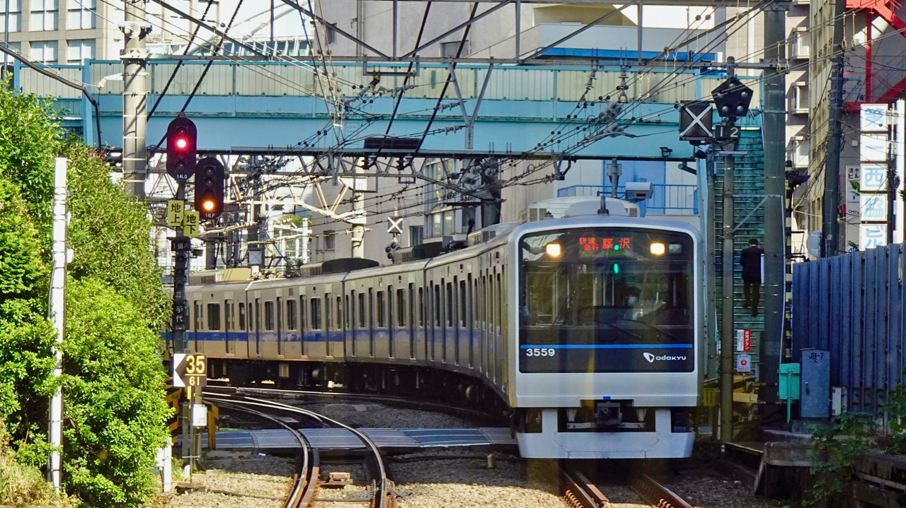 乗降客数約353万人 日 ギネス認定世界一の新宿駅に到着 駅ぶら01 小田急線51 ニコニコニュース