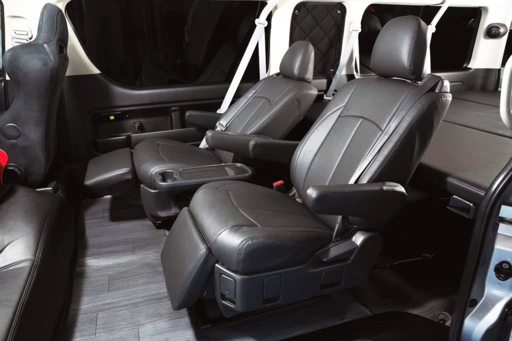 ハイエース キャプテンシート フレーム付き リクライニング オットマン