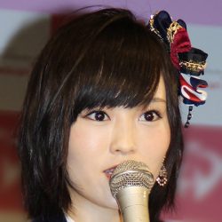 グラビア封印の山本彩が見せた パイギター の破壊力 ニコニコニュース