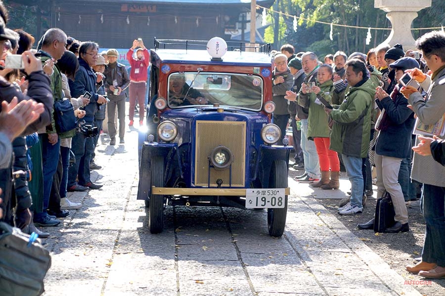 旧車 0台集合 谷保天満宮旧車祭19 日本の自動車文化の発祥地 クラシックカー集結 ニコニコニュース