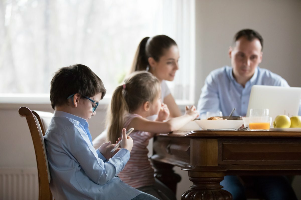 子供の前で言ってはいけない それって悪影響 先生や姑 ママ友の悪口 ニコニコニュース