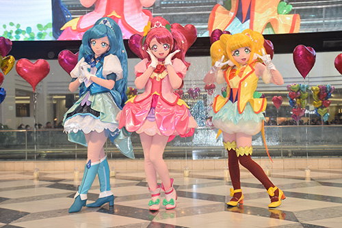 手と手でキュン ヒーリングっど プリキュア おひろめショー が池袋で開催 プリキュアはいつもみんなと一緒にいるよ ニコニコニュース